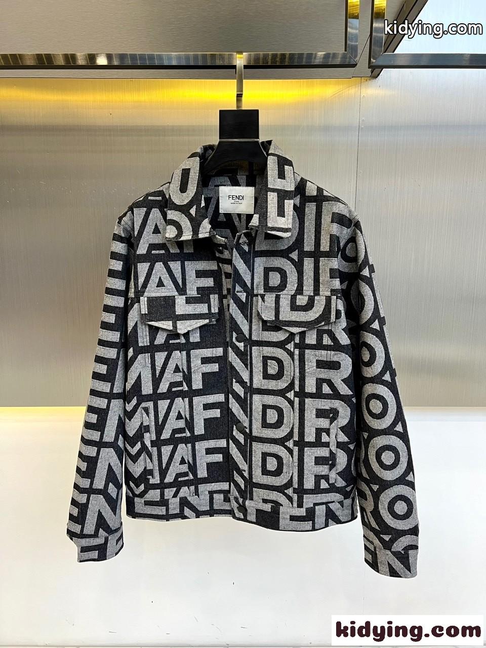 目を引く ロゴ総柄 ブルゾン フェンディ ジャケット コピー デニムジャケット-2