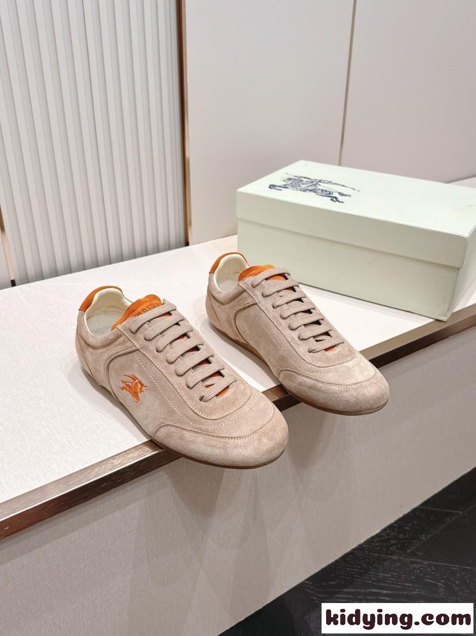 バーバリー スーパーコピー シンプル 上品 スエード ナイトランナー スニーカー-0