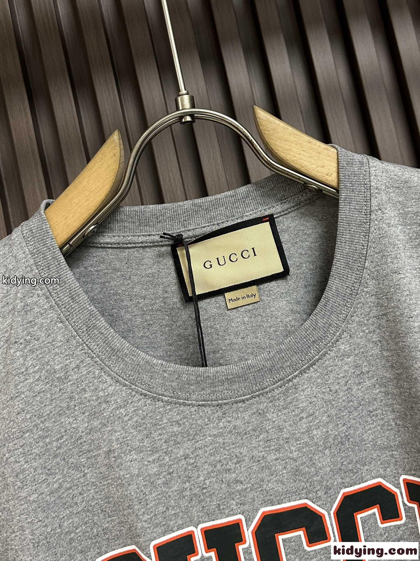 合わせやすい 定番 グッチ Tシャツ コピーロゴ 半袖tシャツ おしゃれ-2