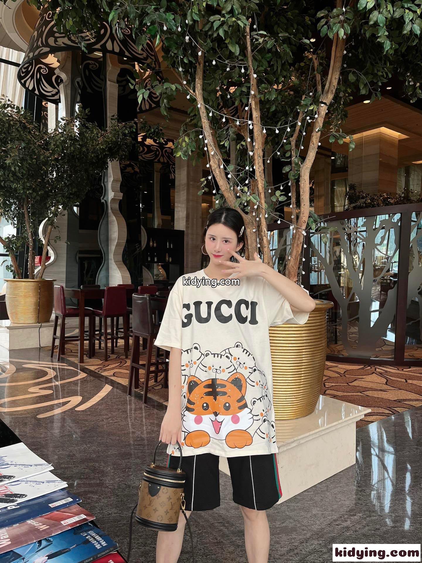 トレンド ビッグシルエット 体型カバー 可愛い プリント グッチ 半袖Tシャツ コピー クルーネック おしゃれ-4