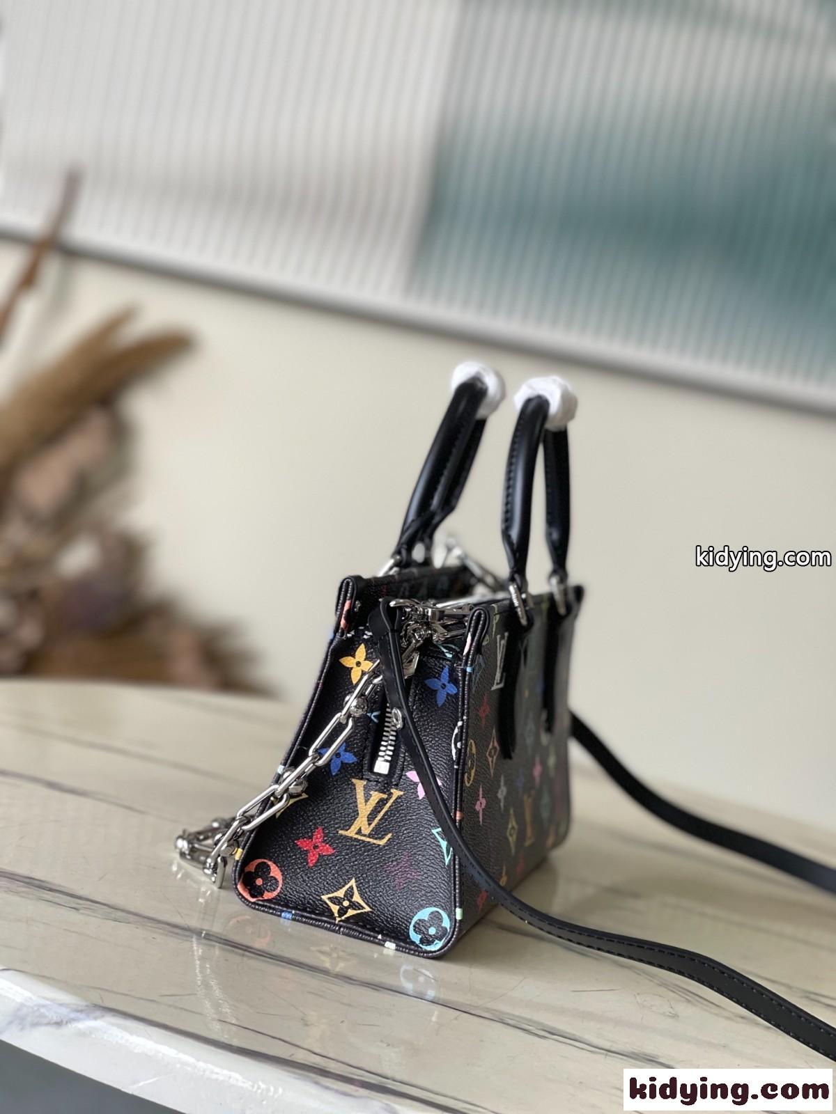 派手で目を惹く ルイヴィトン オンザゴー EW スーパーコピー M13260-1