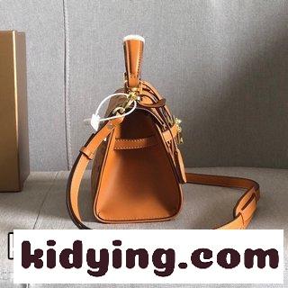 Kellyケリーmini斜めがけバッグはMCMデザインの長い歴史と伝統を表現している エムシーエム カバン コピー-2