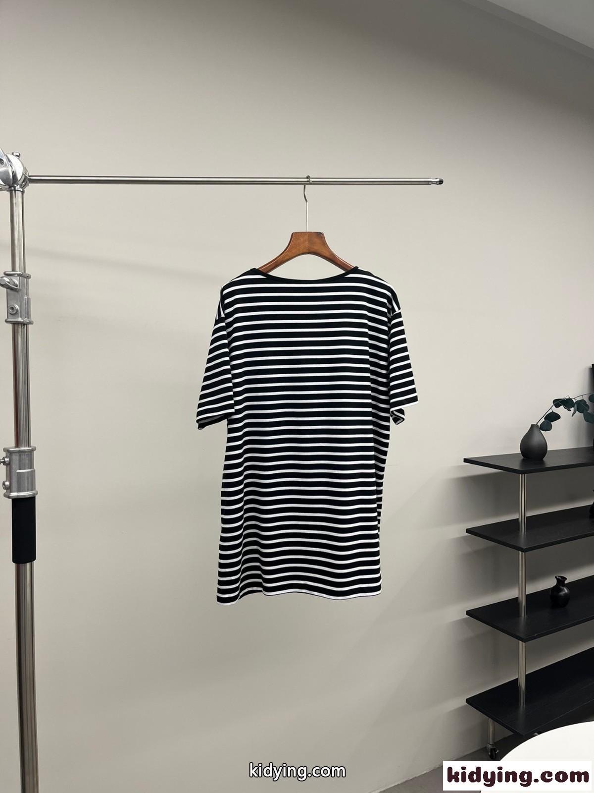 定番 カジュアル ボーダー柄 コットン 半袖Tシャツ イヴ・サンローラン Tシャツ コピー-1