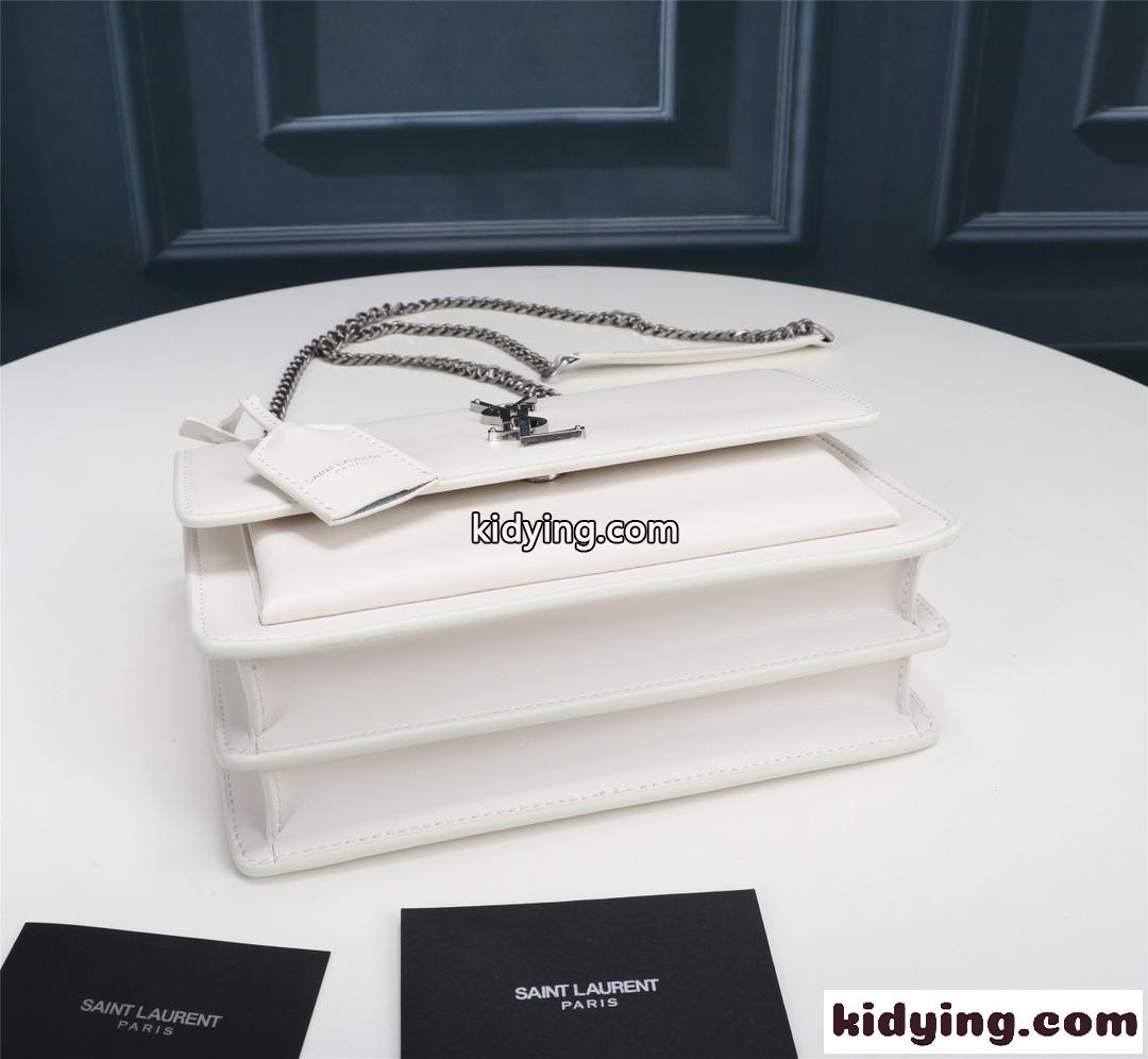 スムース レザー おしゃれ チェーン ショルダーバッグ イヴ・サンローラン バッグ コピー 斜め掛け カバン ホワイト-4