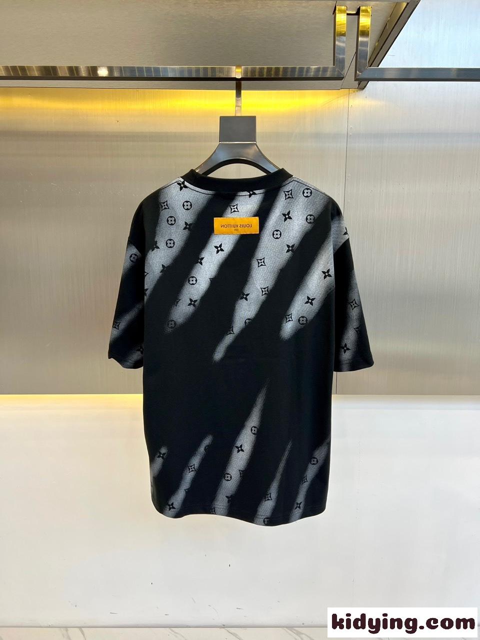 お洒落 カジュアル ルイ・ヴィトン Tシャツ コピー ロゴ 半袖Tシャツ ブラック-3