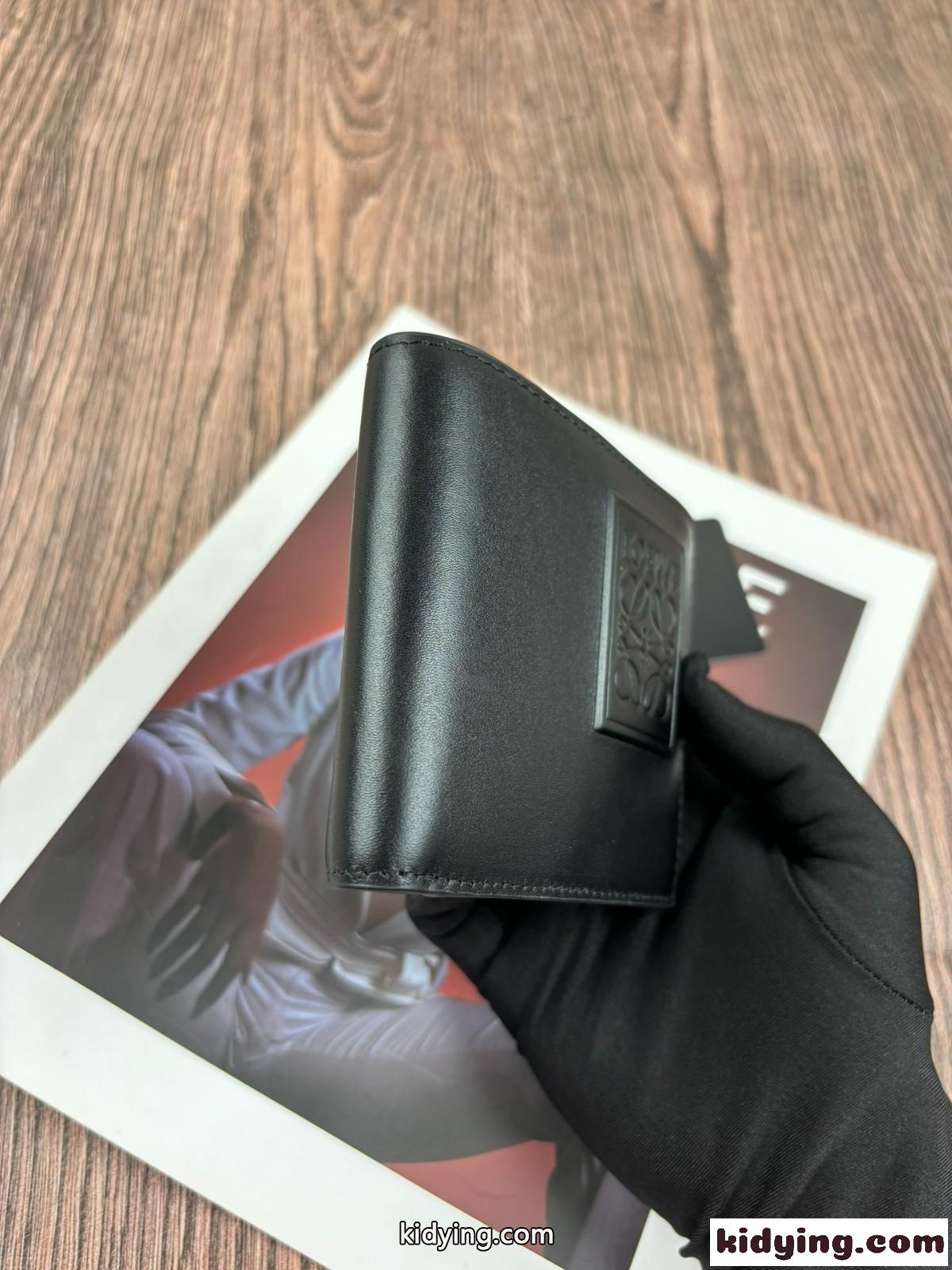 定番 人気 2つ折り財布 ロエベ 財布 コピー コンパクト ウォレット ブラック-1