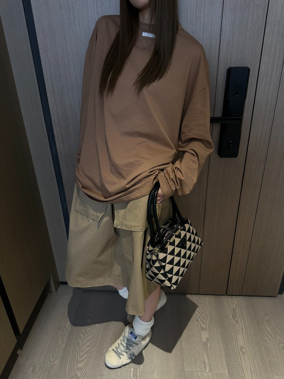 シンプル カジュアル 長袖Tシャツ プラダ Tシャツ コピー ユニセックス カーキ-4