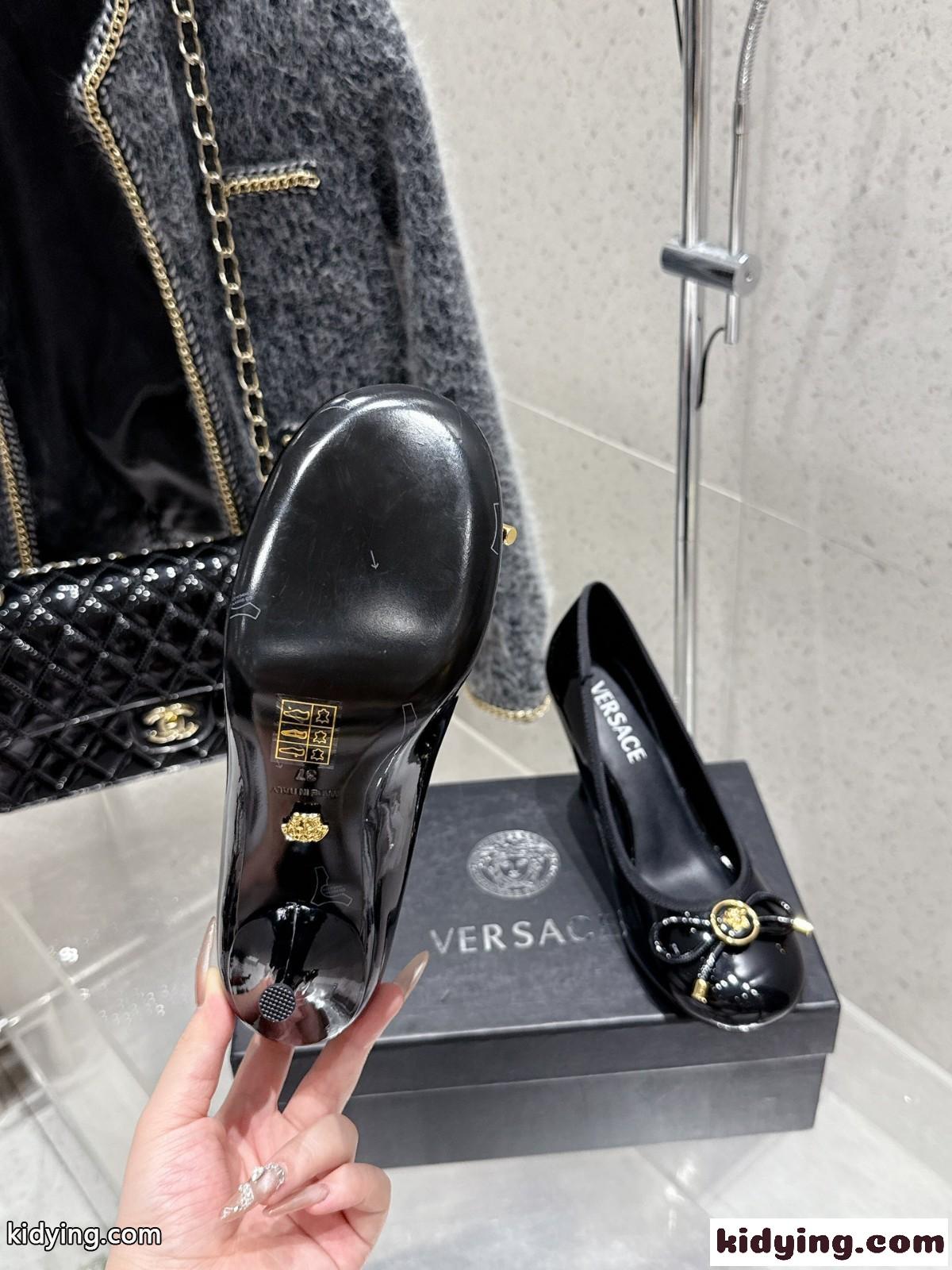 オペラ ボウ パテント パンプス ヴェルサーチェ スーパーコピー ハイヒール ブラック-4