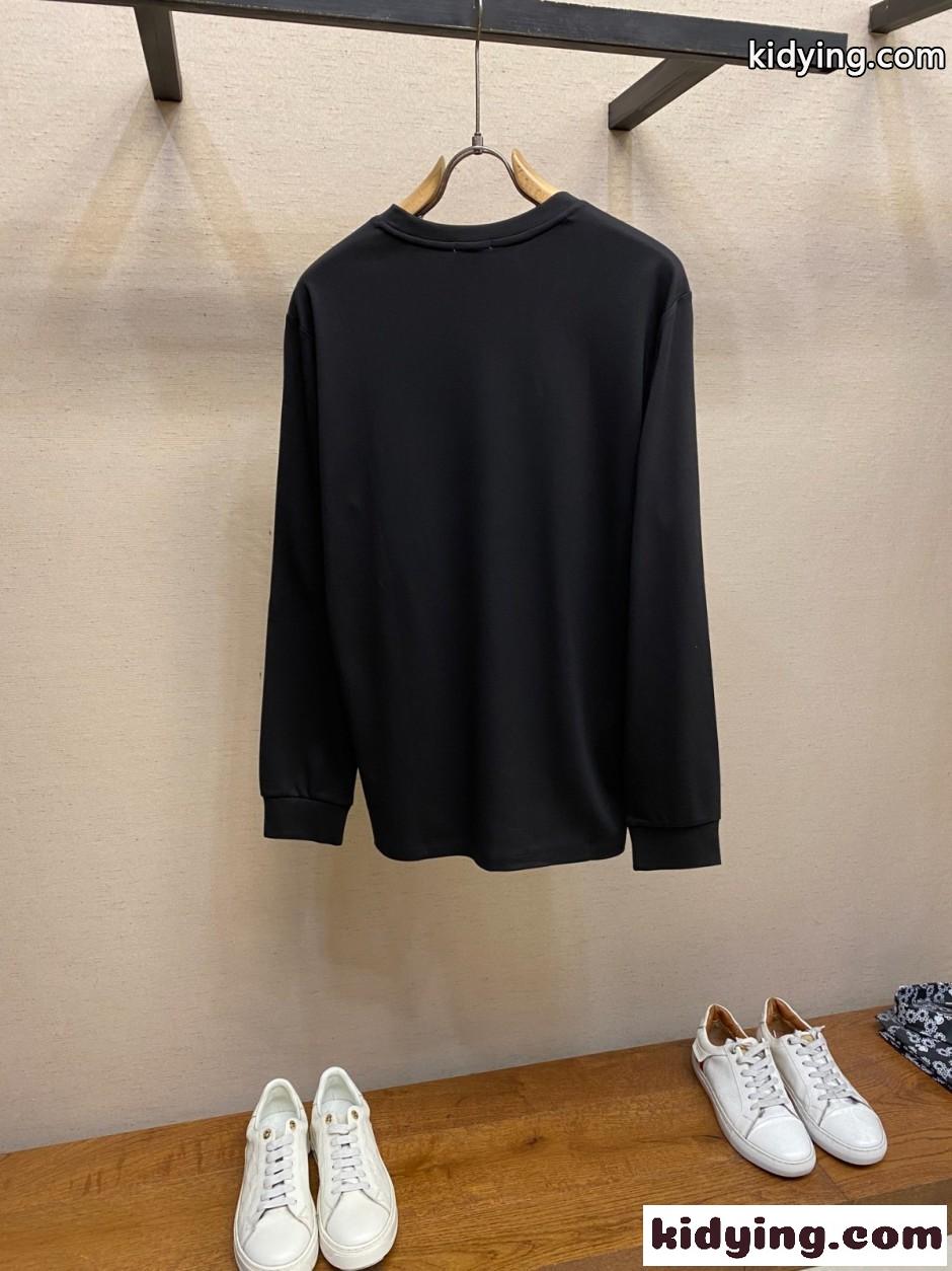 洗練された YSLロゴ イヴ・サンローラン Tシャツ 偽物 長袖Tシャツ ブラック-1