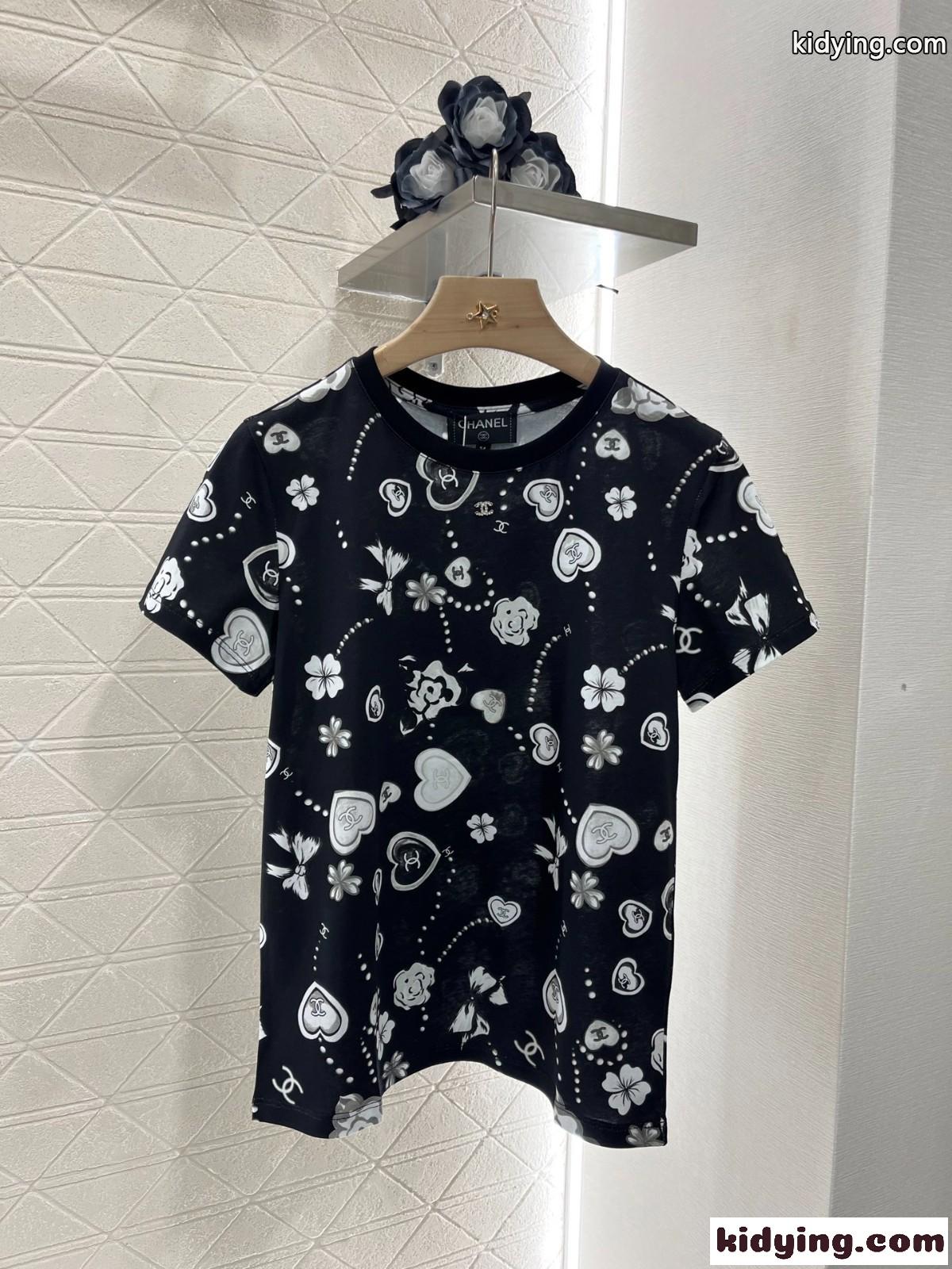 遊び心のある プリント 半袖Tシャツ シャネル Tシャツ コピー コットン ブラック-1