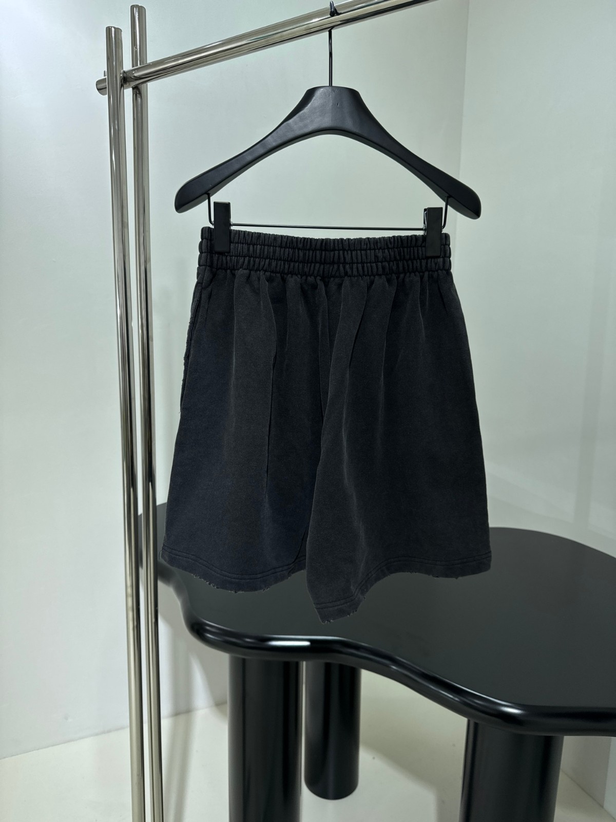カジュアル リラックス バレンシアガ パンツ コピー ショートパンツ ブラック-1