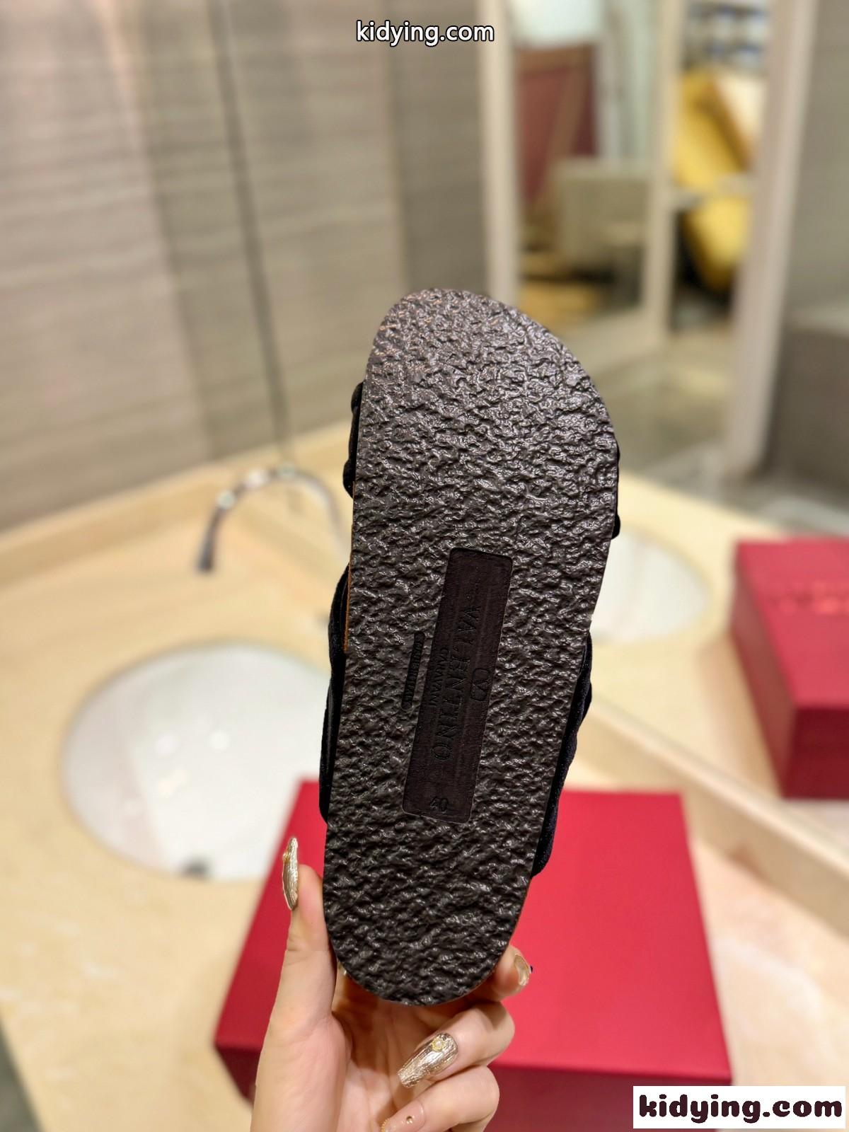 ファスフレンド ベルベット スライドサンダル ヴァレンティノ スーパーコピー ブラック-4
