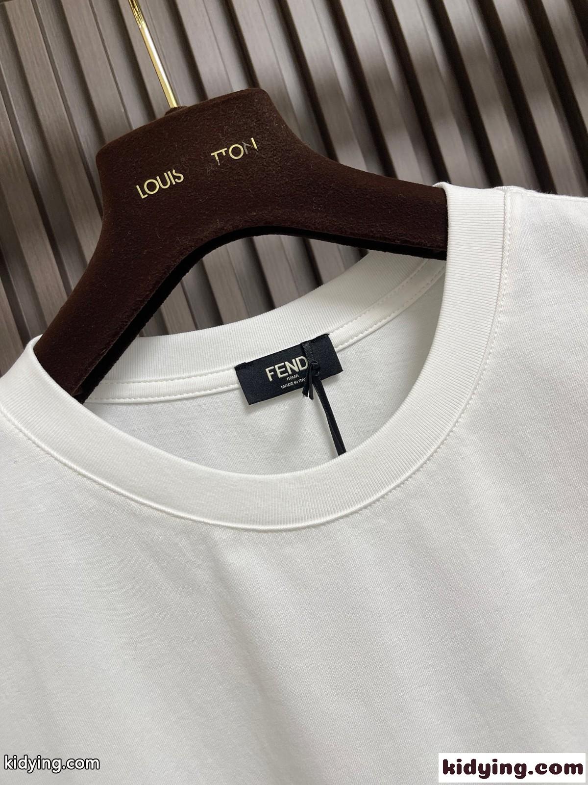 フェンディ Tシャツ 偽物 シンプル  合わせやすい ロゴ クルーネック 長袖Tシャツ-3