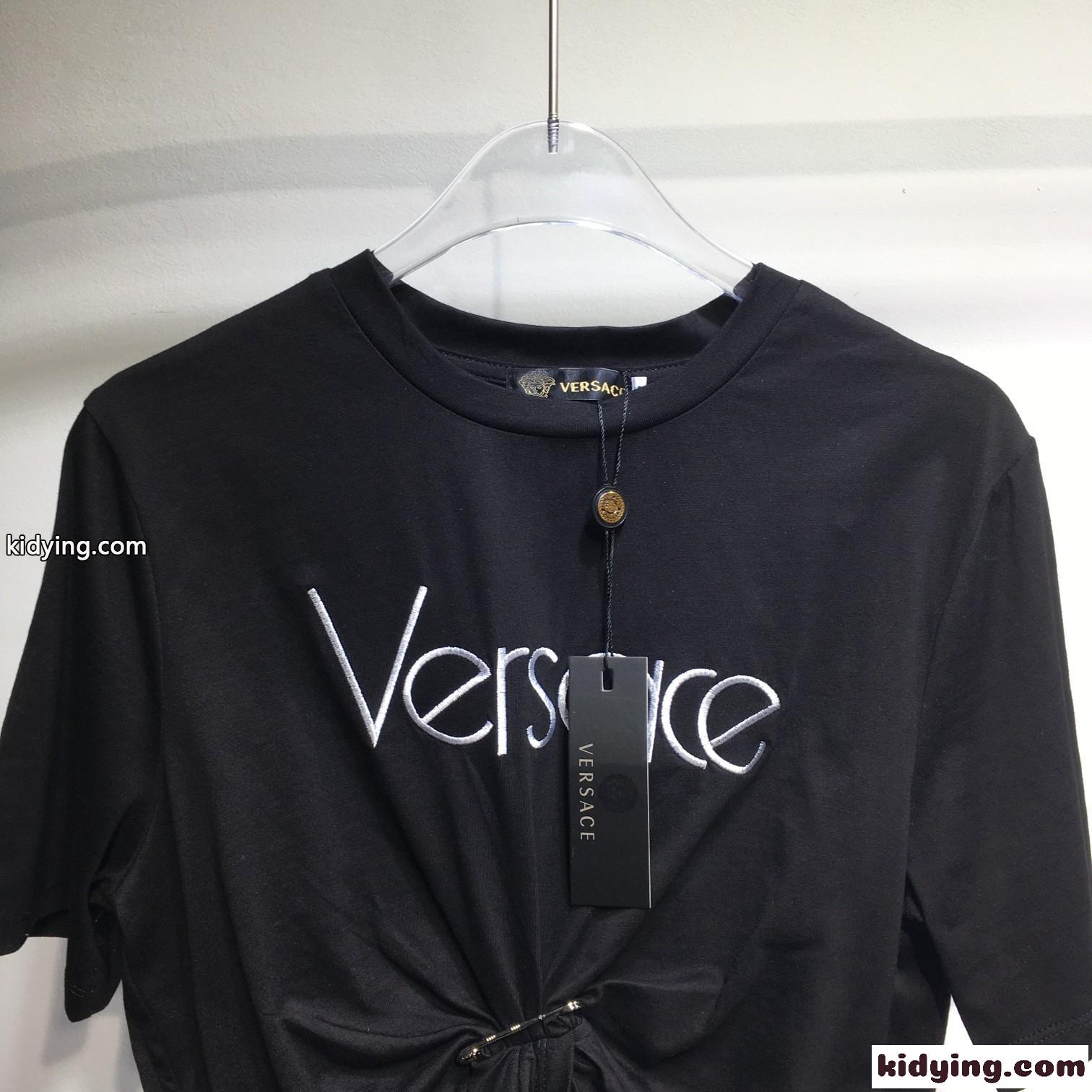 セーフティー ピン ロゴ 半袖Tシャツ ヴェルサーチェ Tシャツ コピー ブラック-3