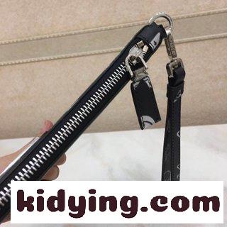 プラダ バッグ 一生もの コピー 滑らかなジッパー 完璧な職人技,角を切ることを拒否 優れた品質-0