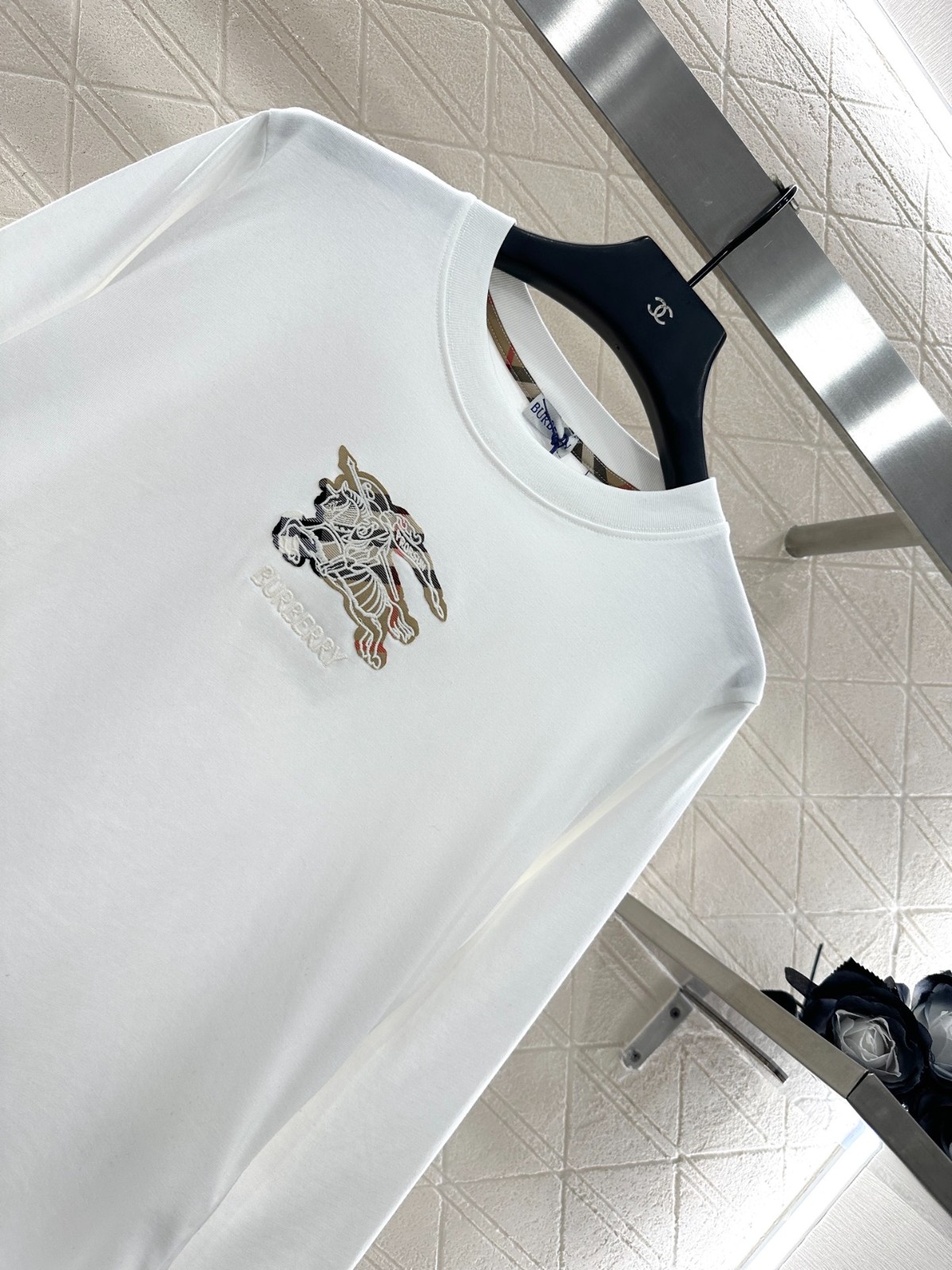 シンプル コットン ロゴ入り 長袖Tシャツ バーバリー Tシャツ コピー ホワイト-2