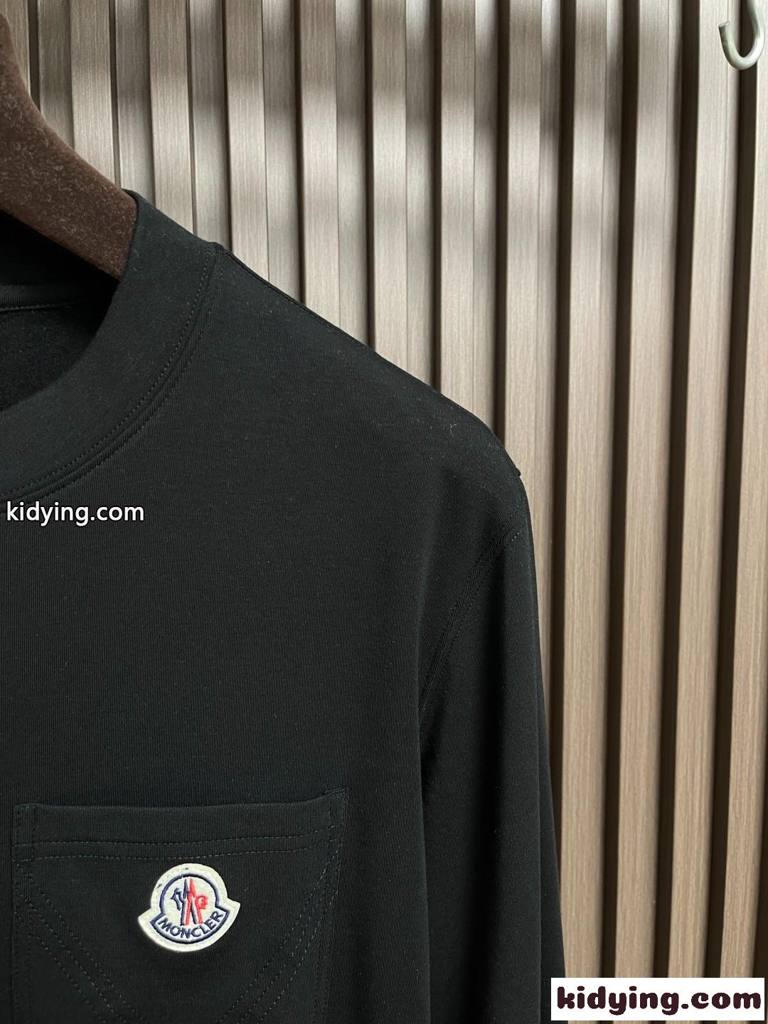 定番 合わせやすい クルーネック 長袖Tシャツ モンクレール Tシャツ コピー ブラック-2