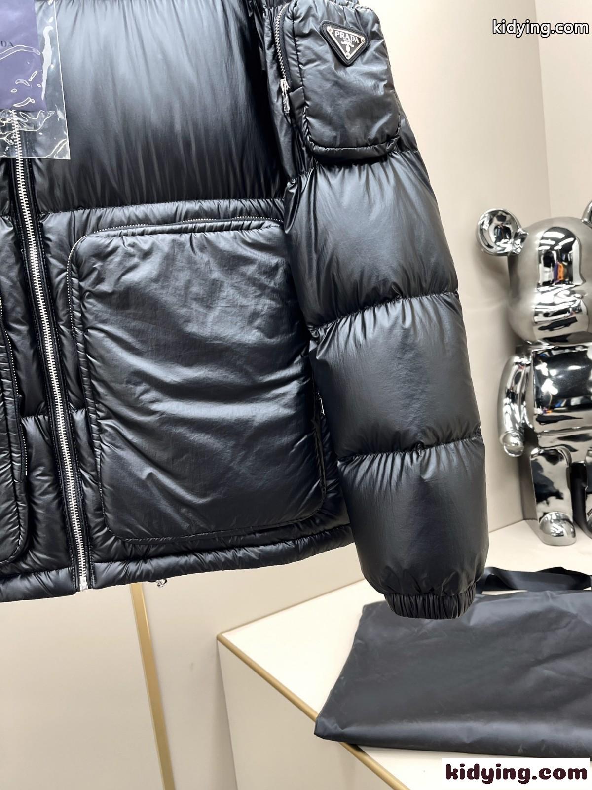 人気 カジュアル 暖かい プラダ ダウンジャケット スーパーコピー 1：1の完成度-3