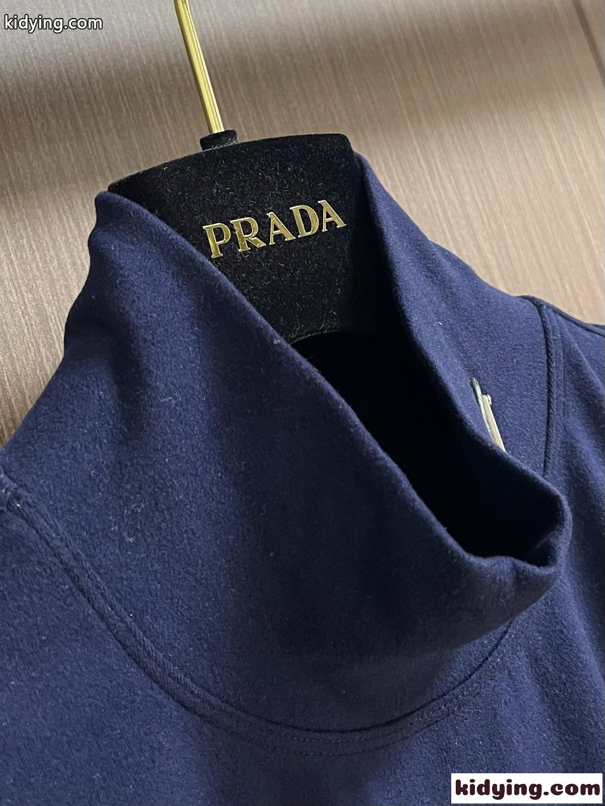ベーシック 合わせやすい タートルネック 長袖Tシャツ プラダ Tシャツ コピー ブルー-1