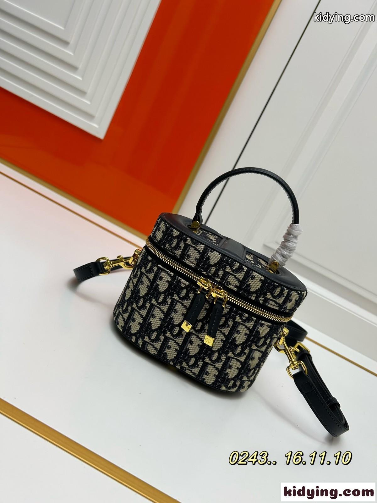 DIOR CD SIGNATURE ヴァニティ スモール クリスチャン・ディオール バッグ コピー-0