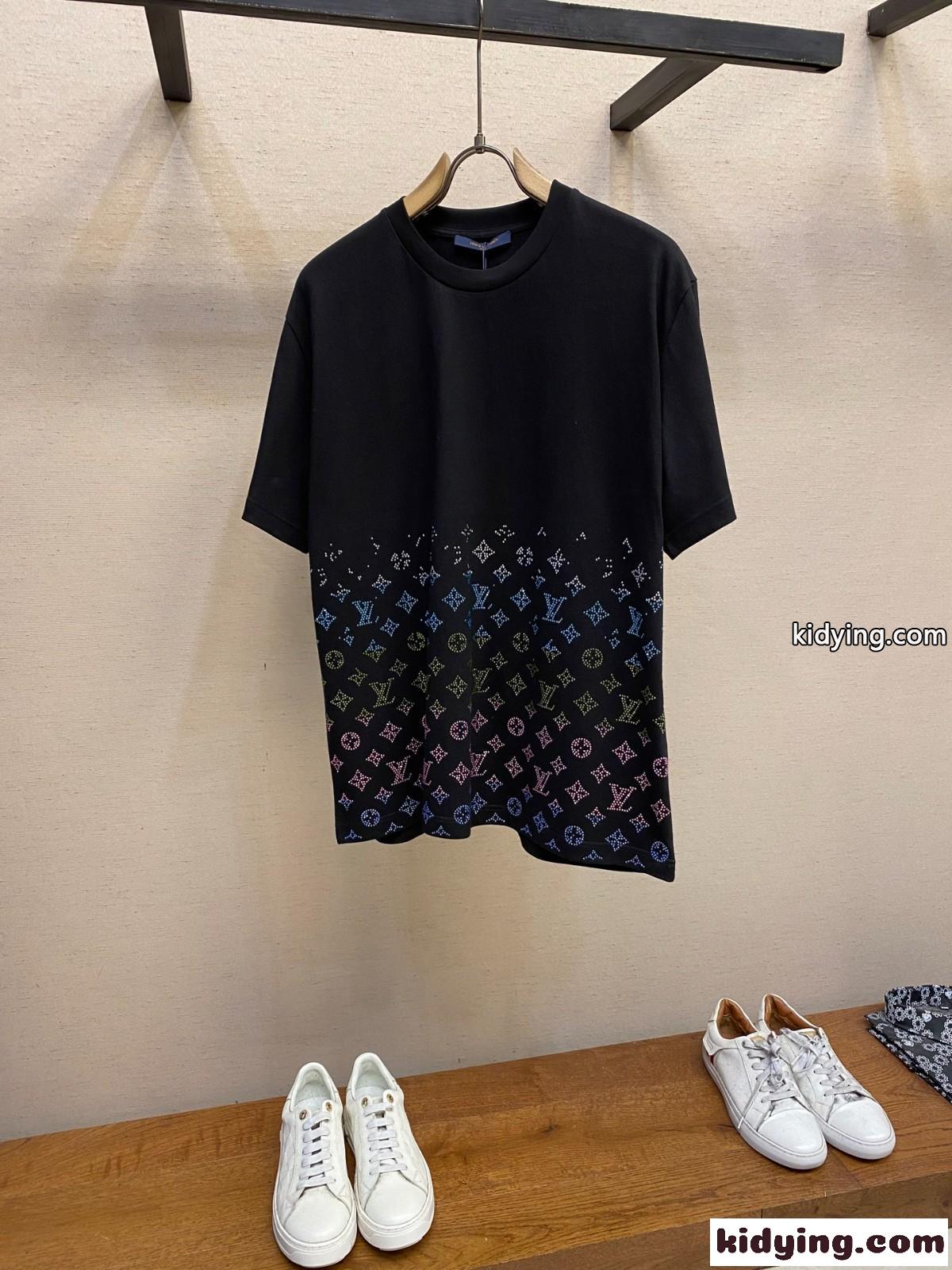 モノグラム グラディエント エンベリッシュド ショートスリーブクルーネック ルイ・ヴィトン Tシャツ スーパーコピー-2