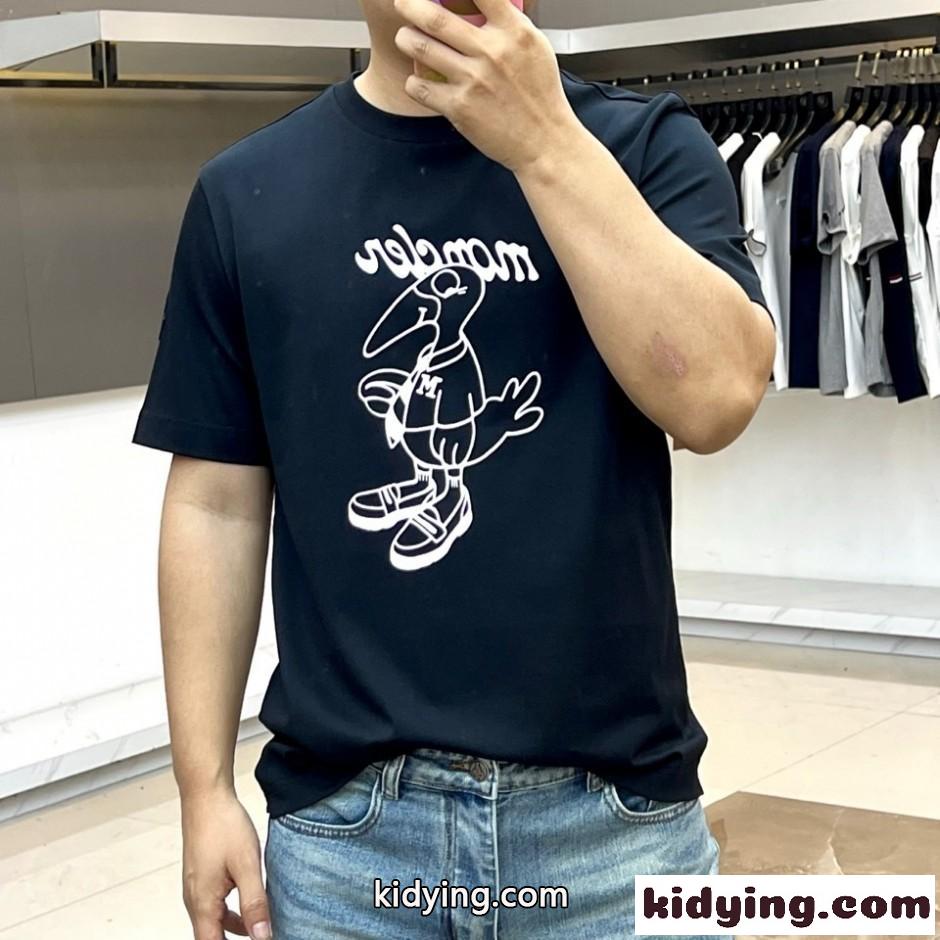 遊び心あふれる プリント 半袖Tシャツ モンクレール Tシャツ 偽物 ブラック-1