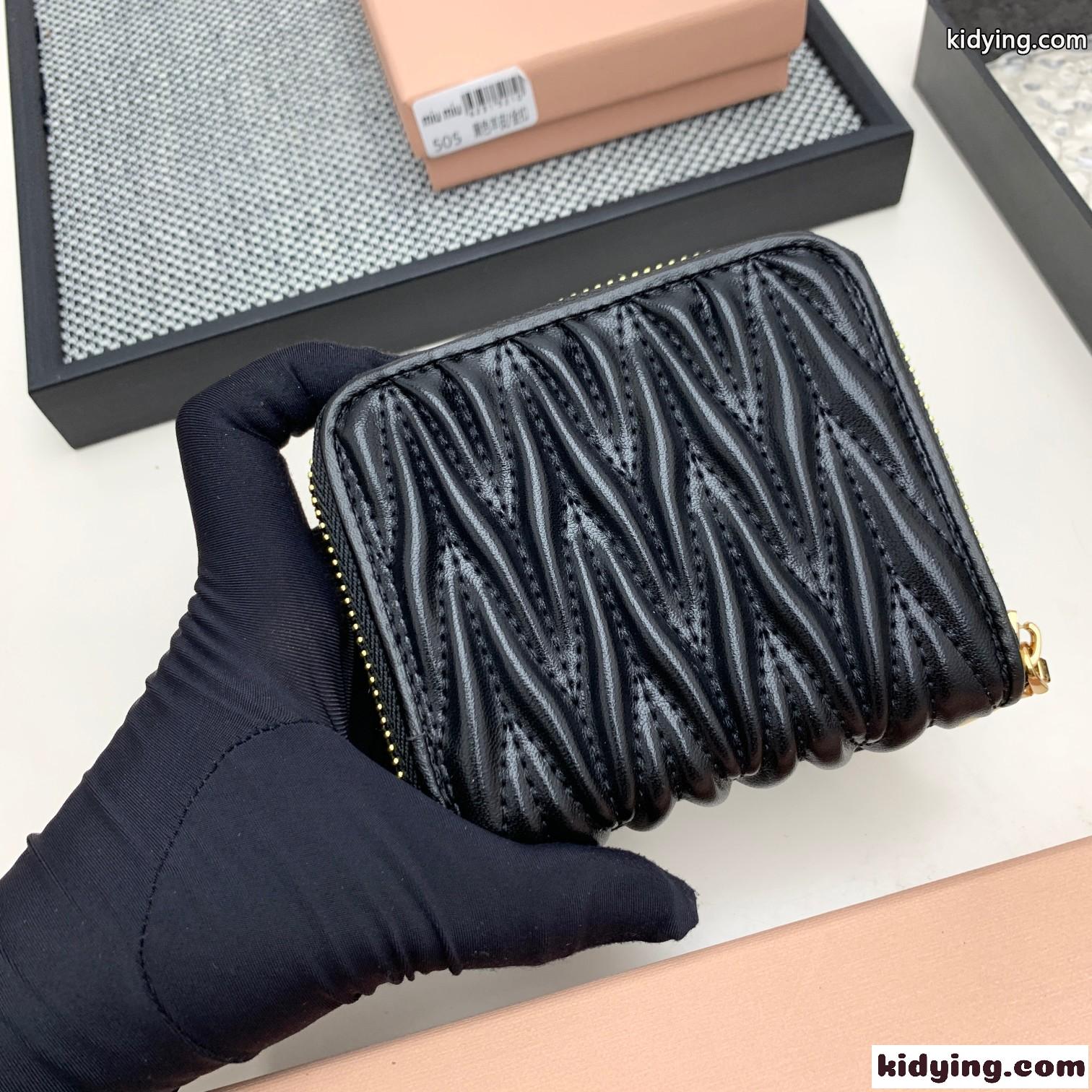 マテラッセレザー コンパクト財布 ミュウミュウ 財布 コピー ブラック-2
