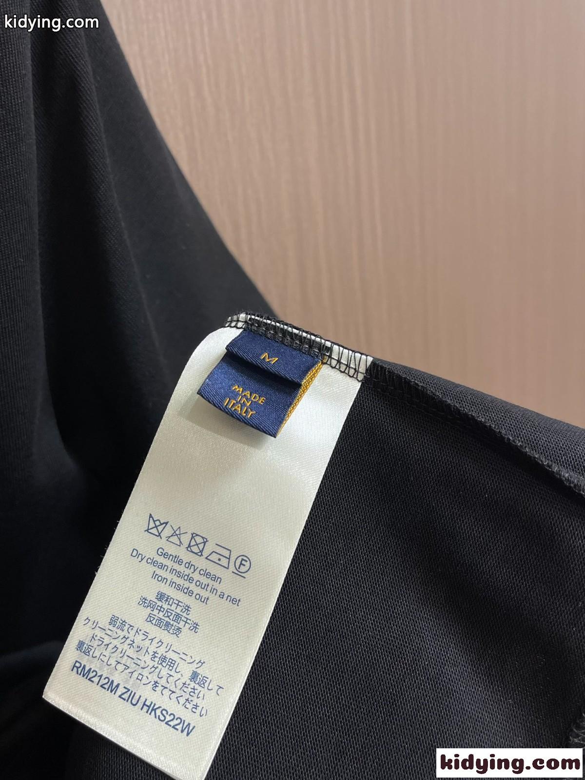 VVN パッチ ショートスリーブコットンクルーネック ルイ・ヴィトン Tシャツ コピー ブラック-3