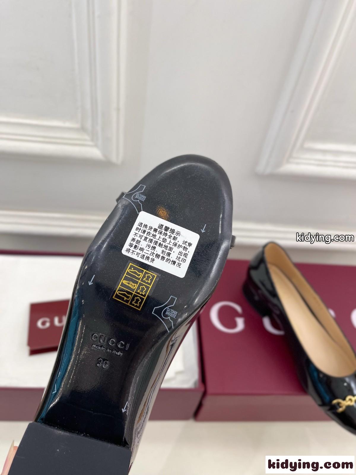 ハーフホースビット付き パテントレザー 洗練された グッチ パンプス コピー ローヒール ブラック-4