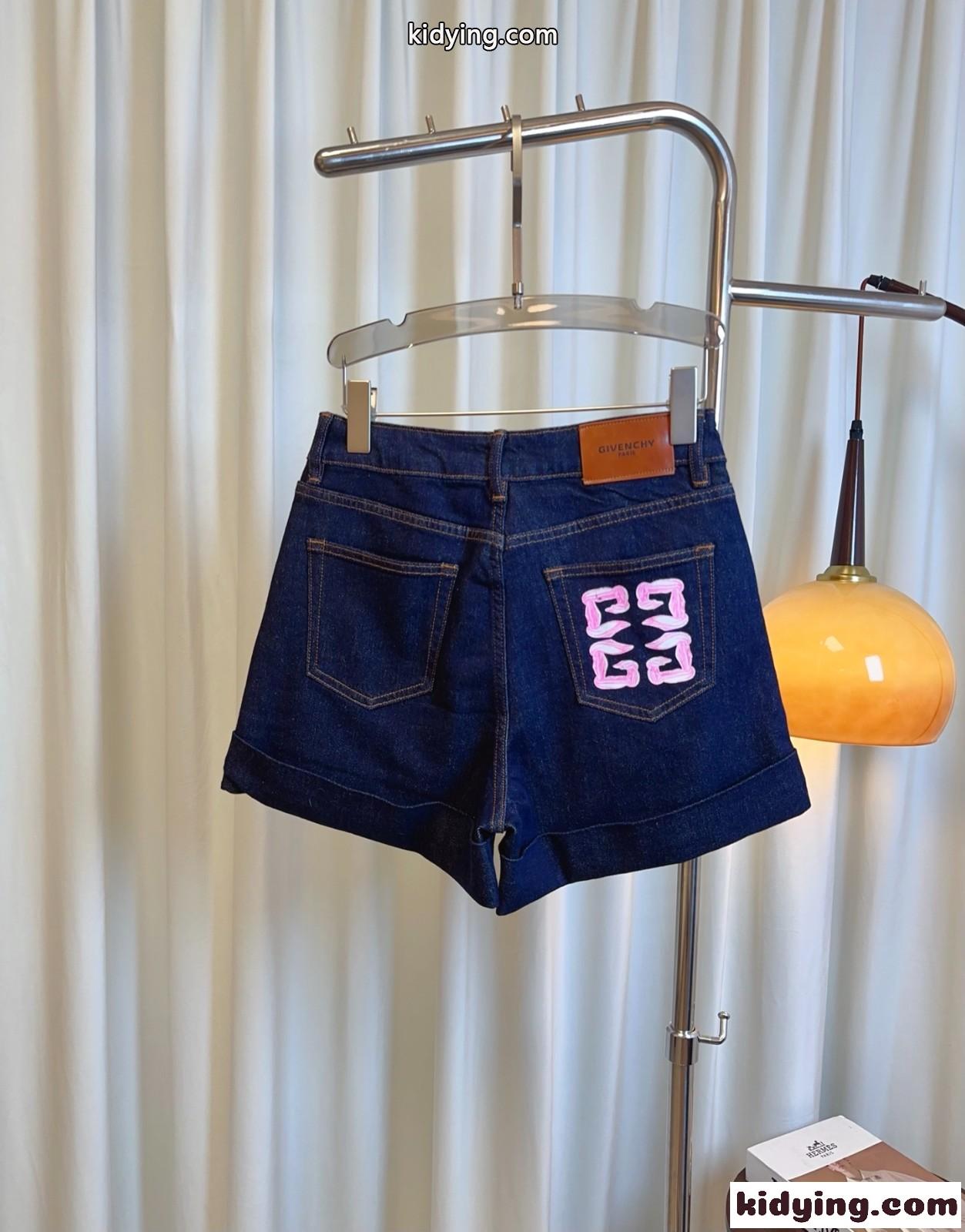 お洒落 ロールアップ ロゴ入り デニムショートパンツ ジバンシィ パンツ コピー ブルー-1
