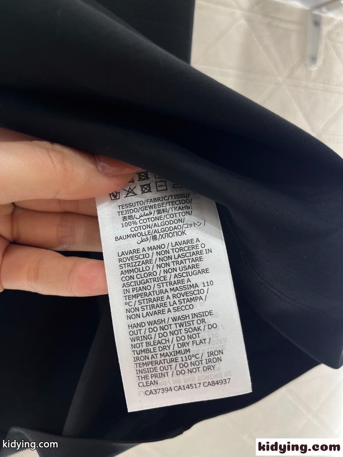 定番 カジュアル コットン 半袖Tシャツ ヴァレンティノややあり Tシャツ コピー ブラック-3