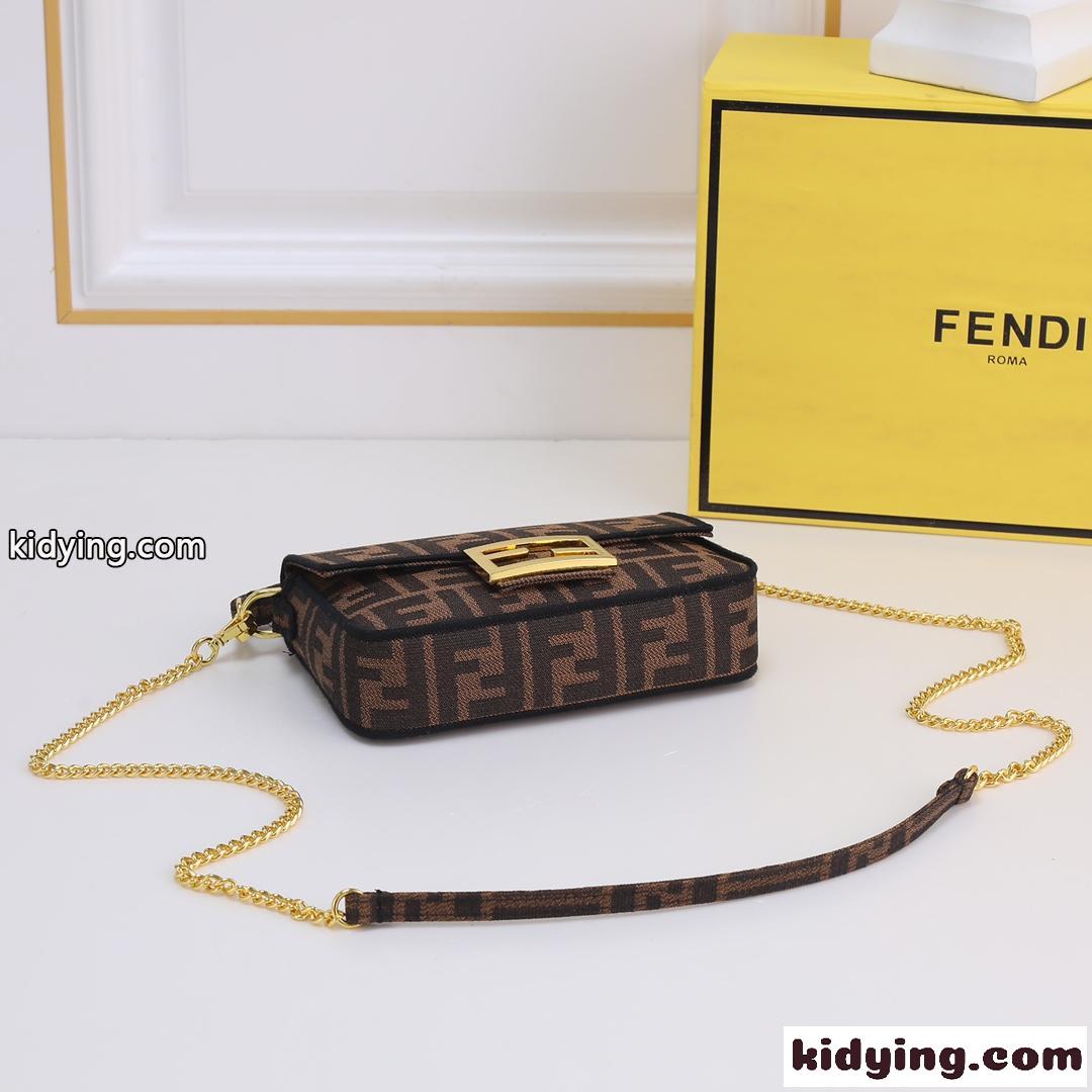 FENDI バゲット ミニ ブラウンファブリック バッグ スーパーコピー フェンディ バッグ 人気 コピー-1