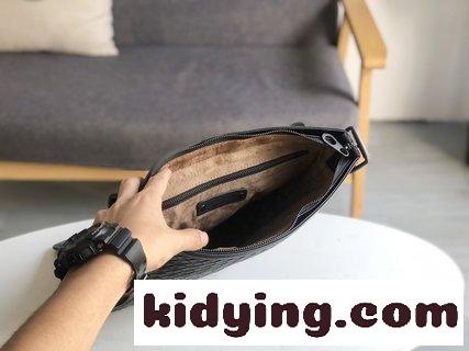 牛革はとても柔らかい金で ボッテガヴェネタは冷酷な商品を出荷しました ボッテガヴェネタ バッグ アウトレット コピー-3