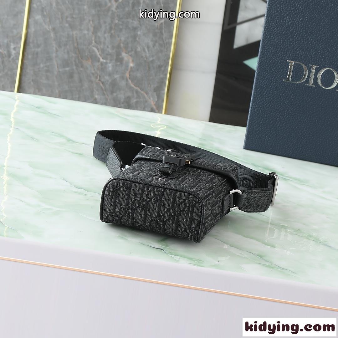 Dior Hit the Road バーティカル フラップ付き メッセンジャーバッグ ミニ スーパーコピー ブラック-3