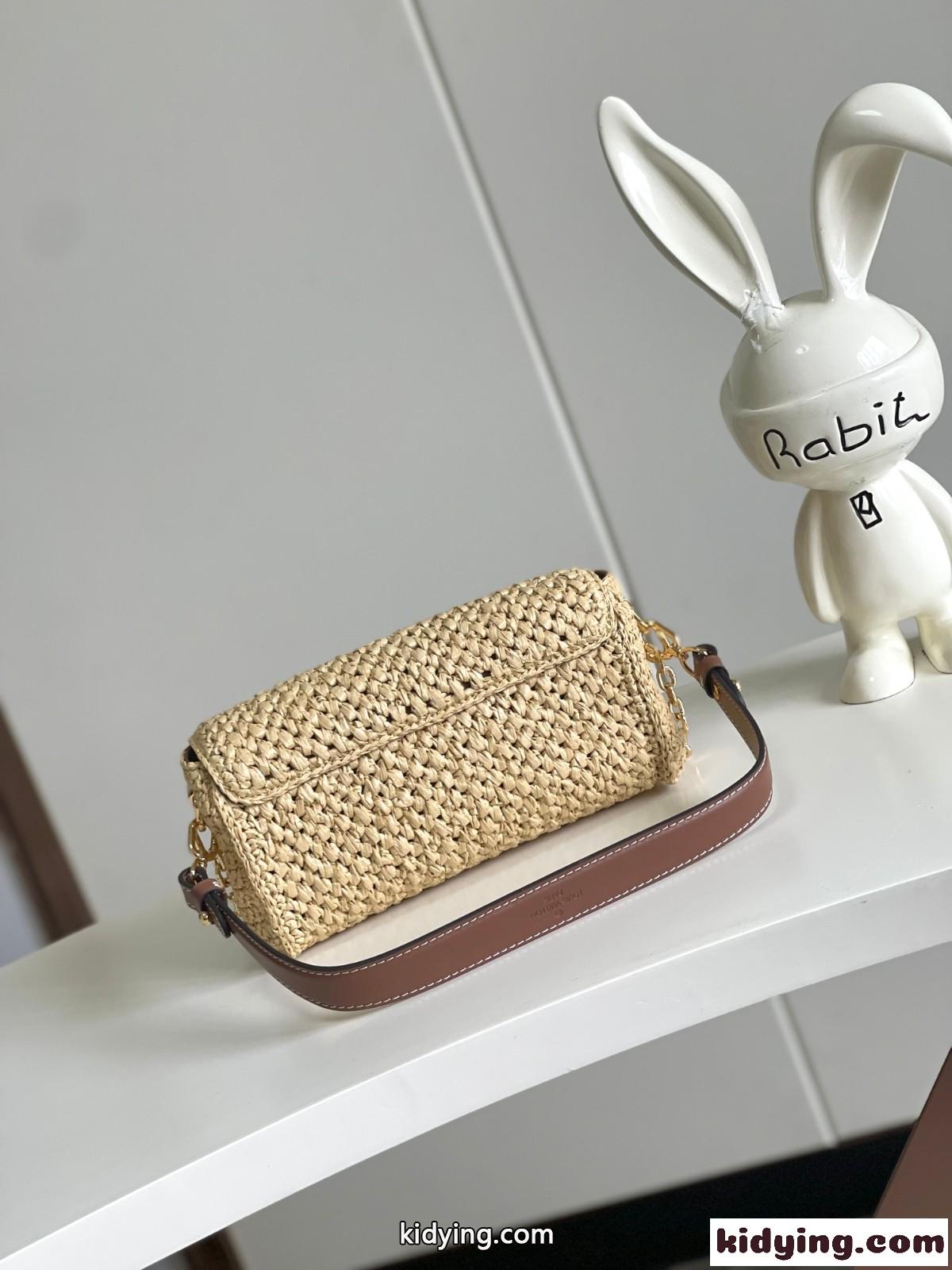 LV ツイスト ウエストバッグ ルイヴィトン スーパーコピー M25030-2