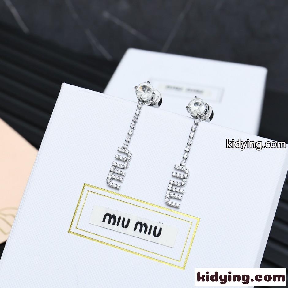 洗練された ロゴ ドロップピアス ミュウミュウ イヤリング 偽物-3