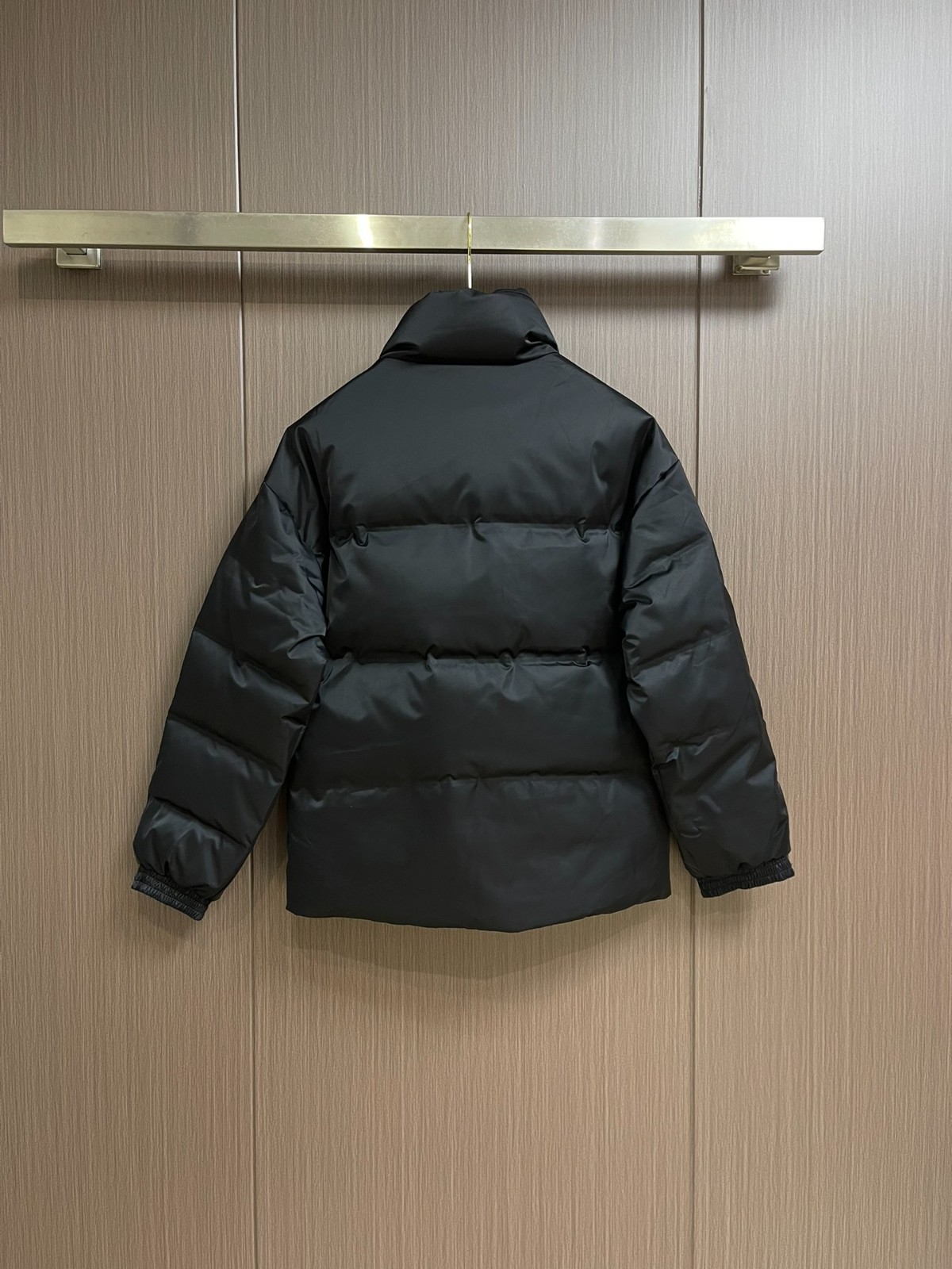 洗練された 上品 カジュアル ダウンブルゾン プラダ ダウンジャケット コピー-1