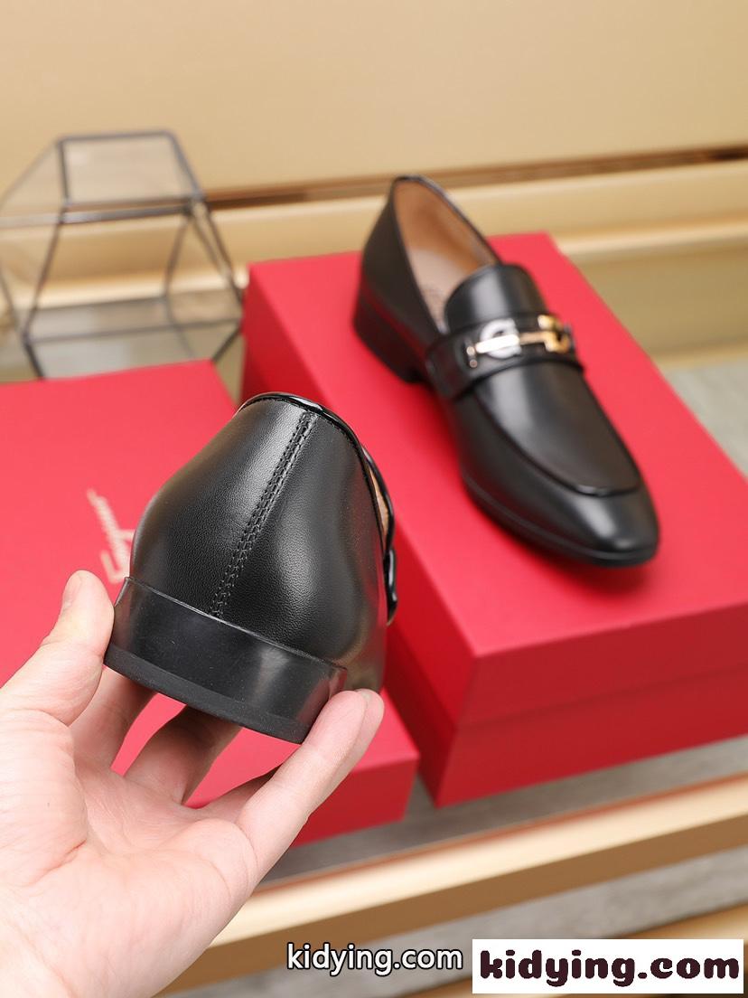 上品 メンズ ビジネスシューズ サルヴァトーレ・フェラガモ モカシン コピー ローファー-3