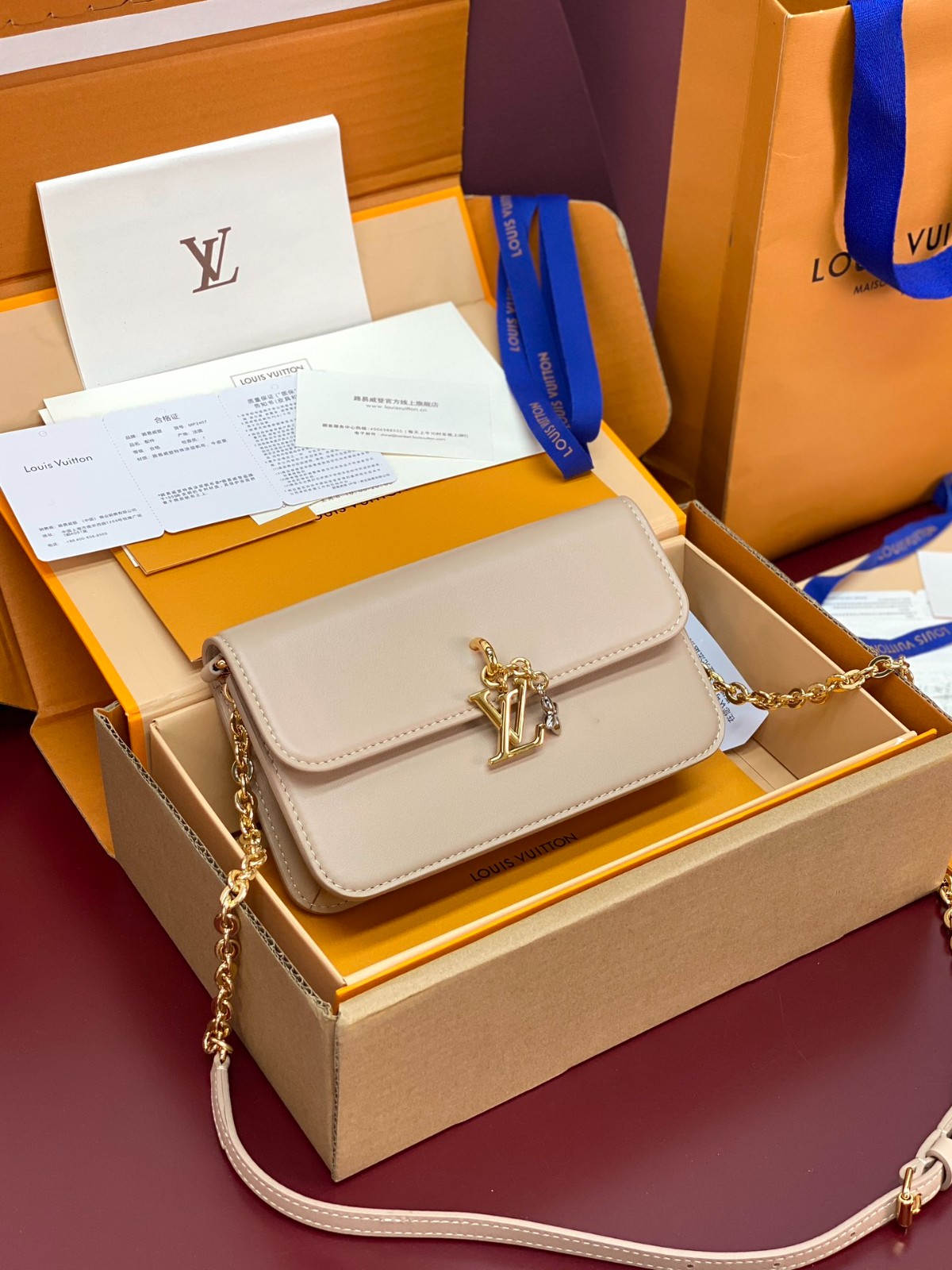ルイ・ヴィトン スーパーコピー ウォレット オン チェーン・LV ブルーム M14564-1