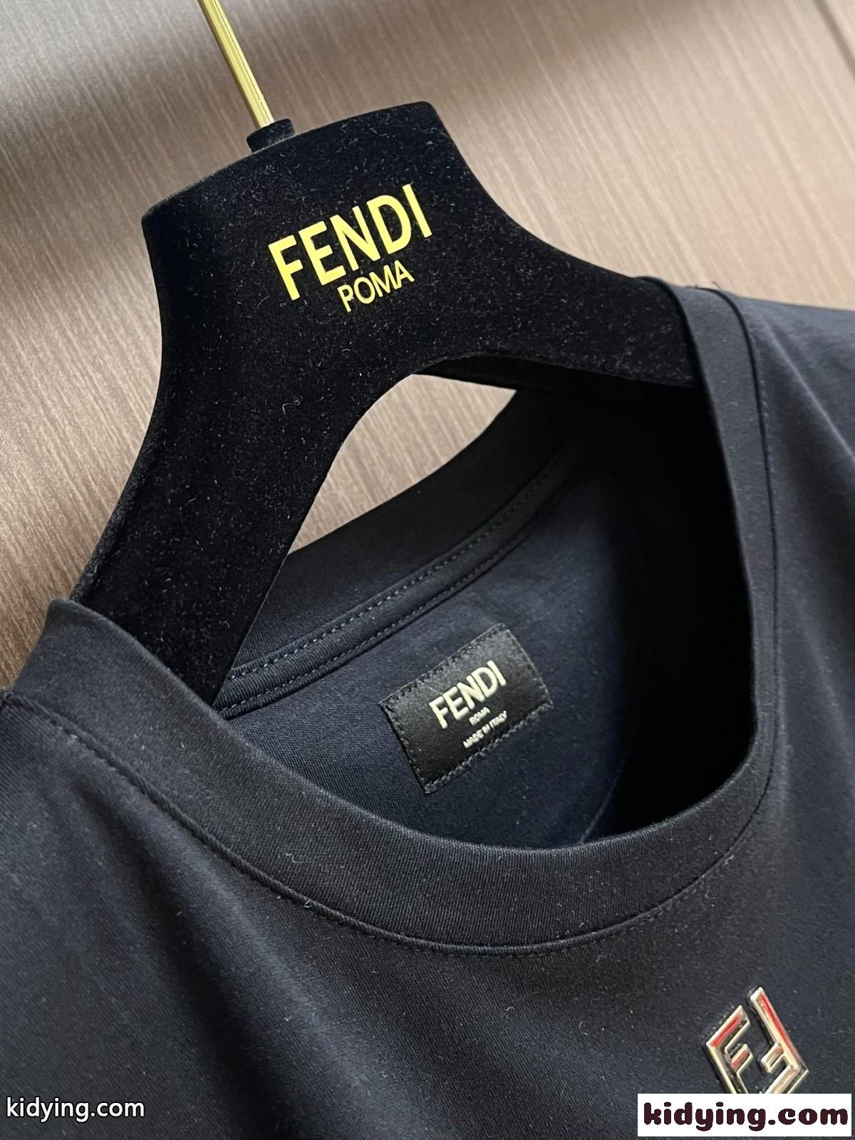 シンプル コットン 半袖Tシャツ フェンディ Tシャツ コピー クルーネック-5
