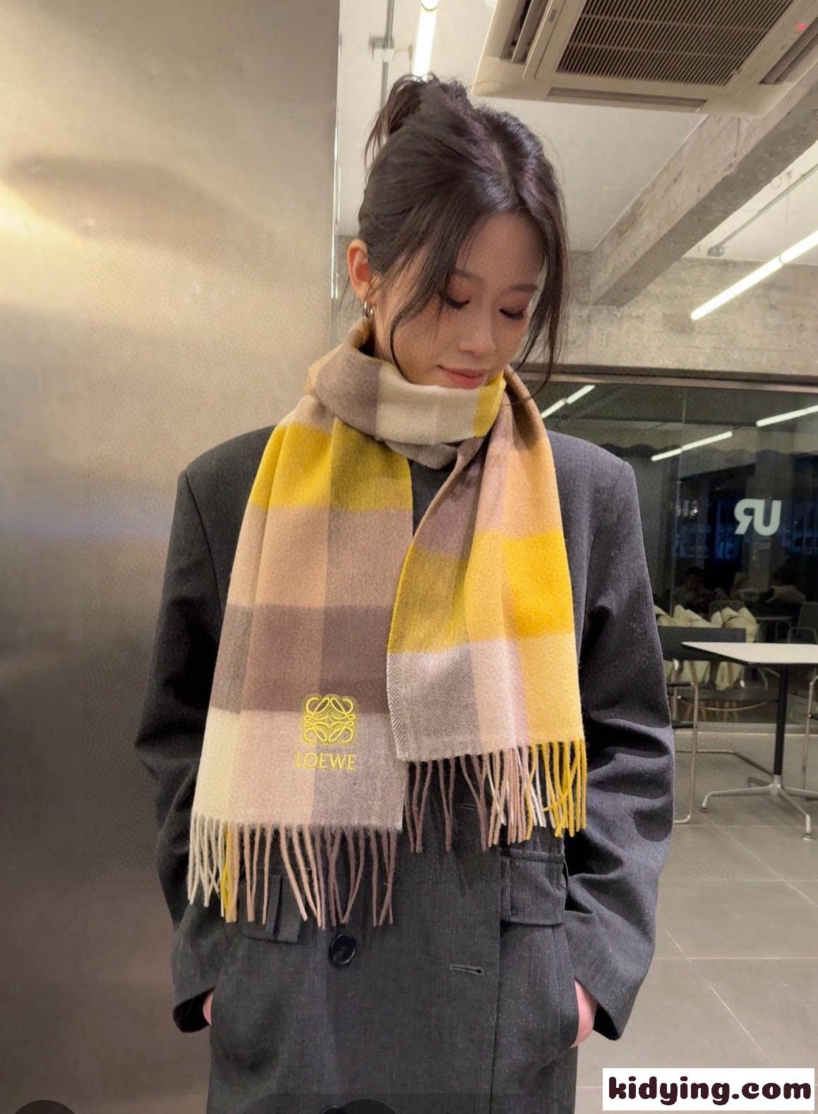 ロエベ スカーフ コピー お洒落 飽きのこない チェック柄 カシミヤ マフラー-0