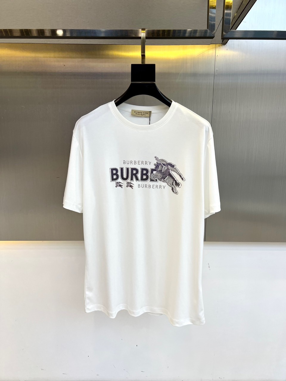 定番 カジュアル ロゴ入り 半袖Tシャツ バーバリー Tシャツ 偽物 コットン ホワイト-0