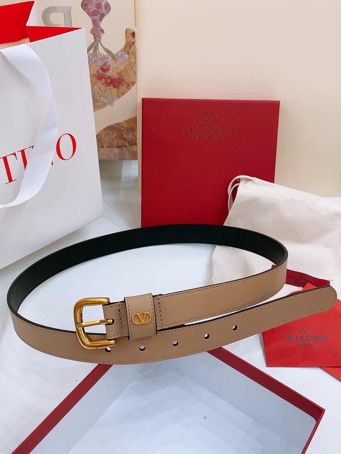 洗練された Vロゴ レザーベルト ヴァレンティノ ベルト スーパーコピー ライトブラウン ゴールド金具-5