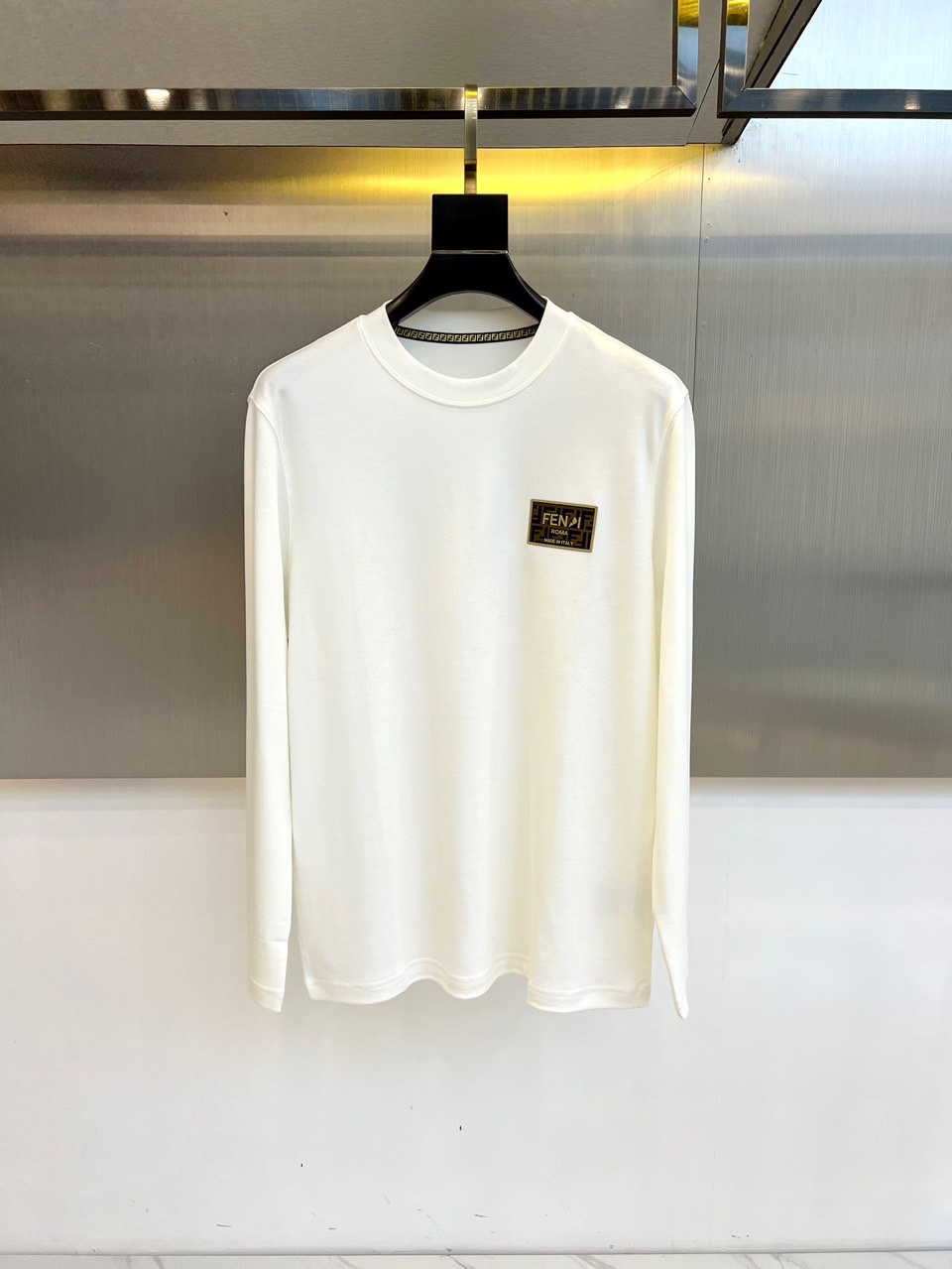 ベーシック 合わせやすい クルーネック 長袖Tシャツ フェンディ Tシャツ コピー ホワイト-0