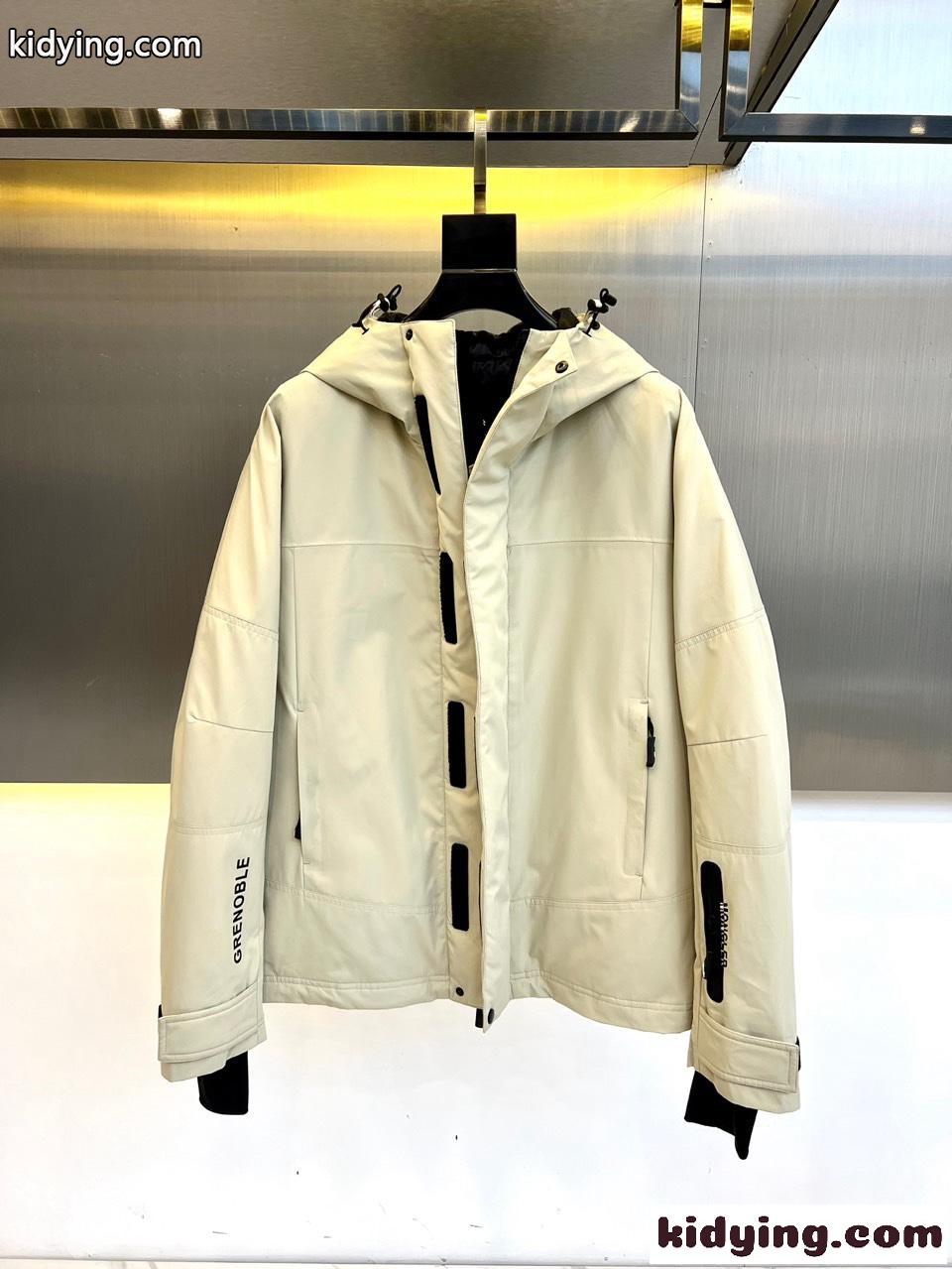 カジュアル GORE-TEX ダウンブルゾン モンクレール ダウンジャケット コピー ベージュ-1