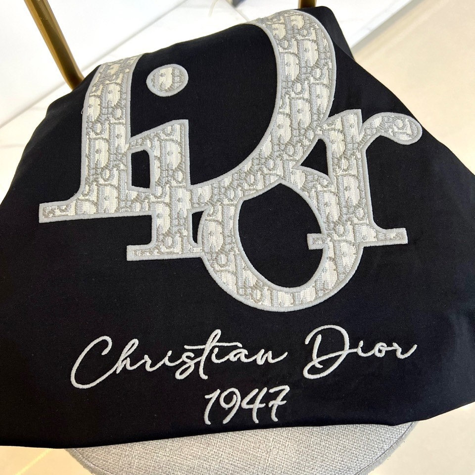 目を引く ロゴ刺繍 クリスチャン・ディオール Tシャツ 偽物 クルーネック ブラック-5