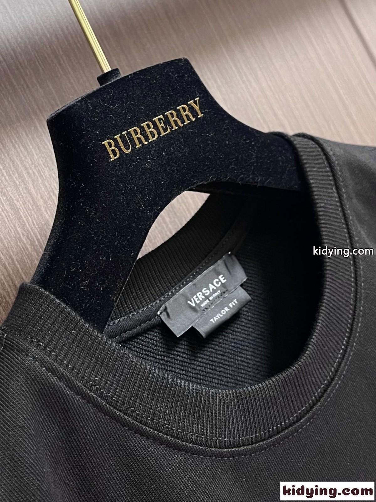 定番 ロゴ入り クルーネック スウェットシャツ ヴェルサーチ Tシャツ 偽物 ブラック-3
