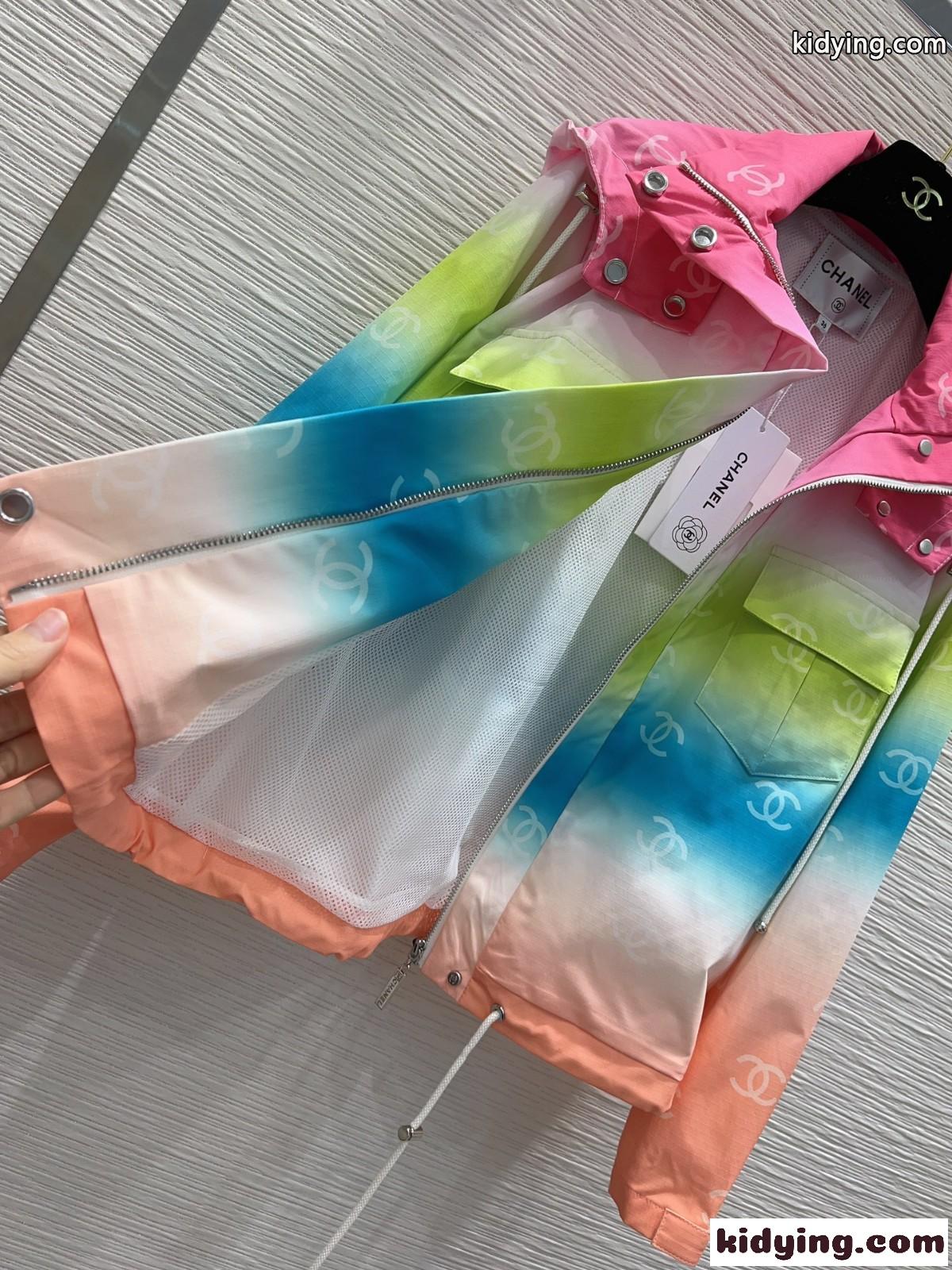グラデーション 防風 UVカット フード付き ブルゾン シャネル ジャケット 偽物-0