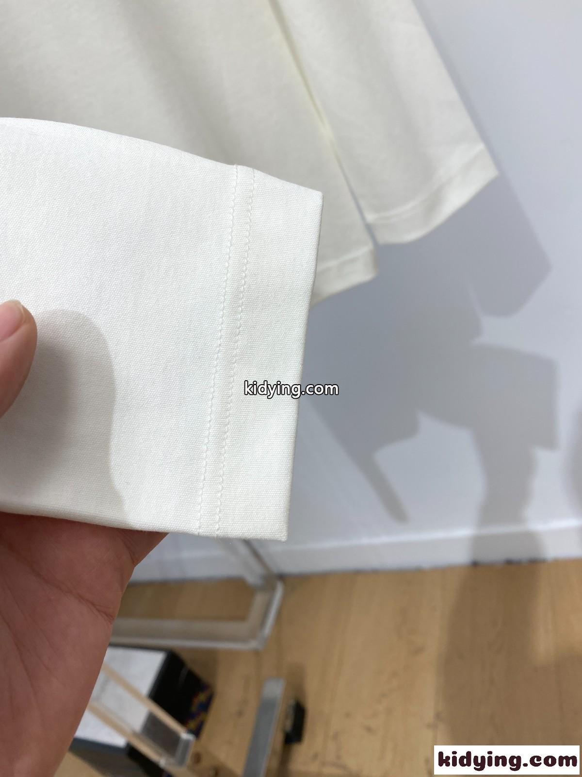 アルマーニ Tシャツ コピー シンプル ロゴ入り 長袖Tシャツ ホワイト-1