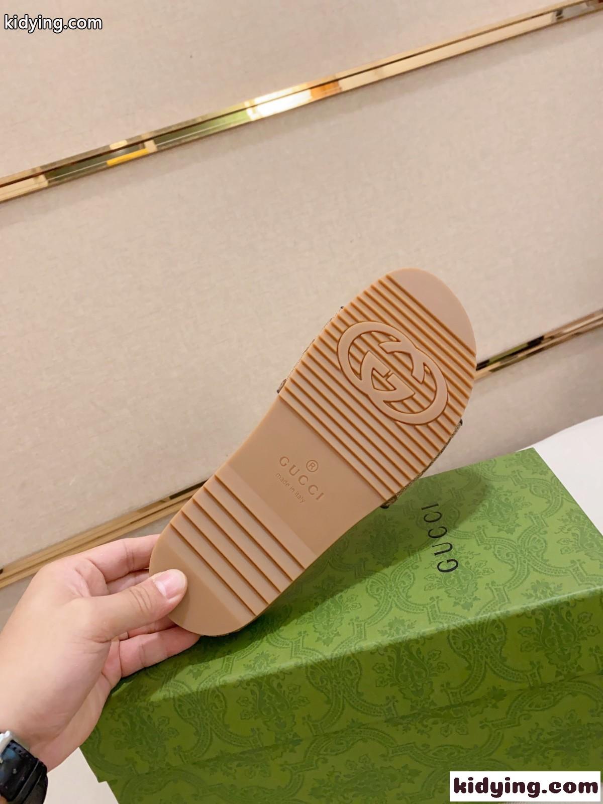 グッチ サンダル コピー GGキャンバス ストラップ付き メンズ スライドサンダル-4